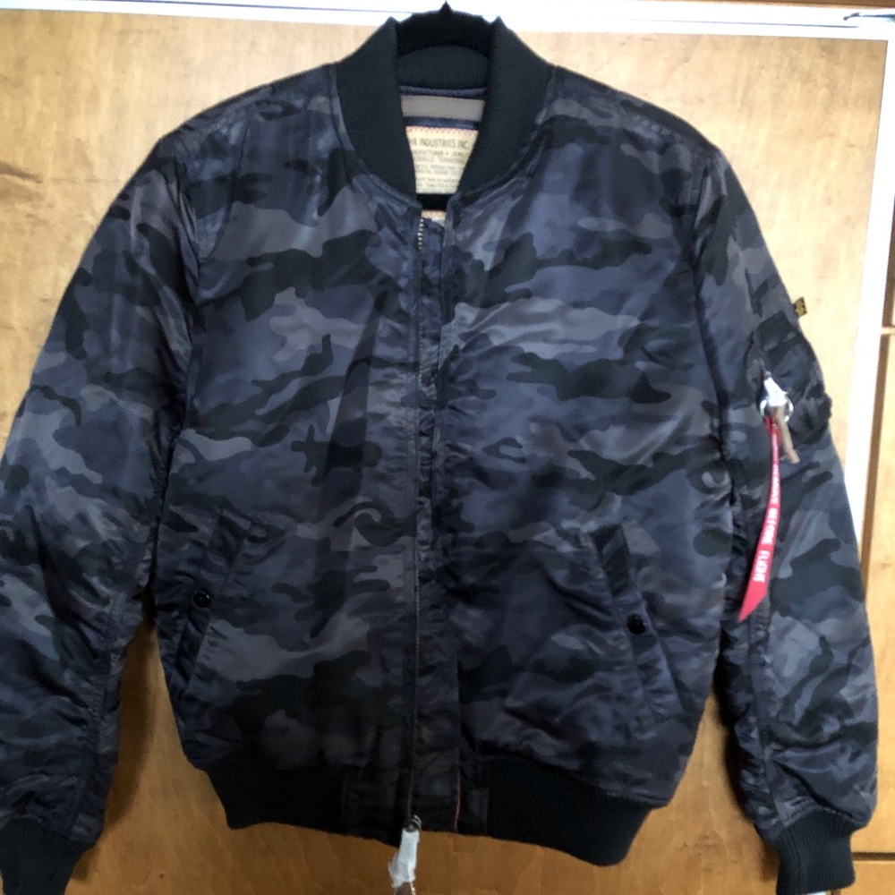 NEW WITH TAGS alpha industries camo jacket